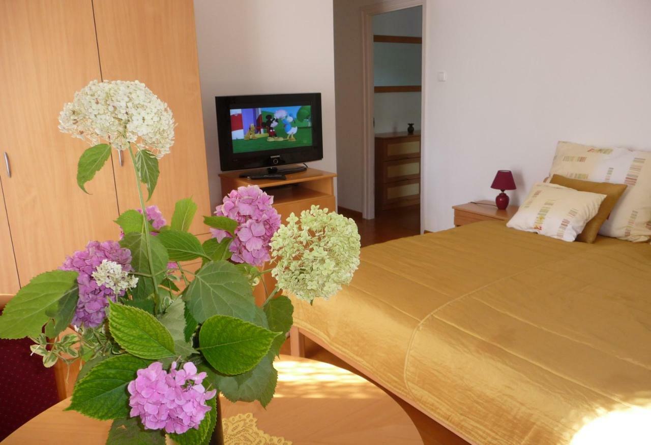 Balaton Art Guesthouse Balatonszárszó Exteriör bild